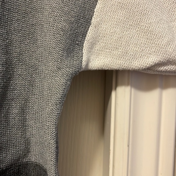 Whit and grey colour block tunic length sweater - Picture 4 of 7